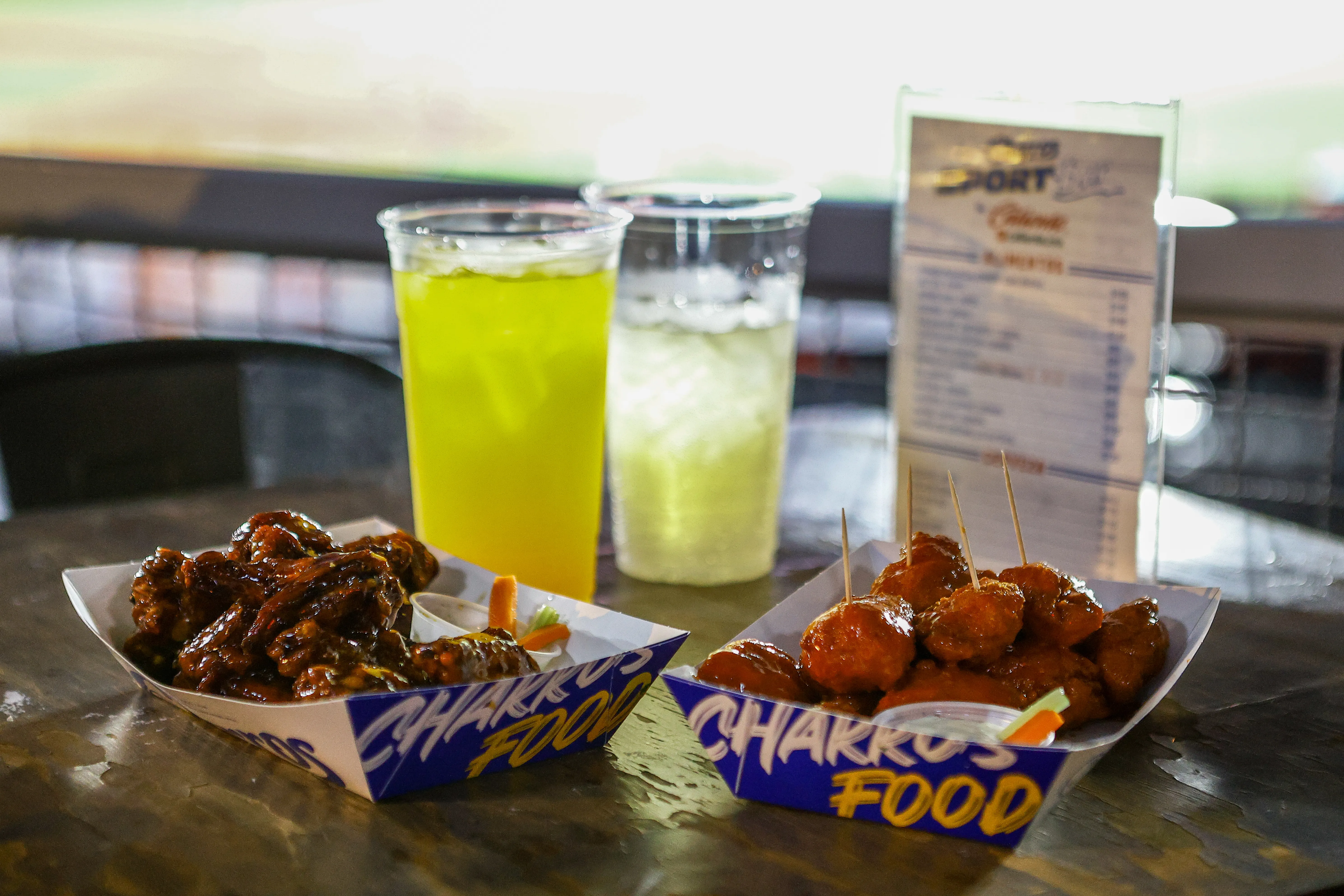 Alitas picantes estilo búfalo